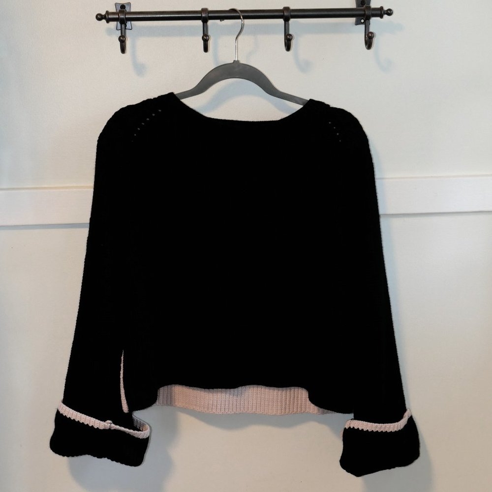 TOPSHOP Black and Cream Crop Bell Sleeve Sweater Size 6
